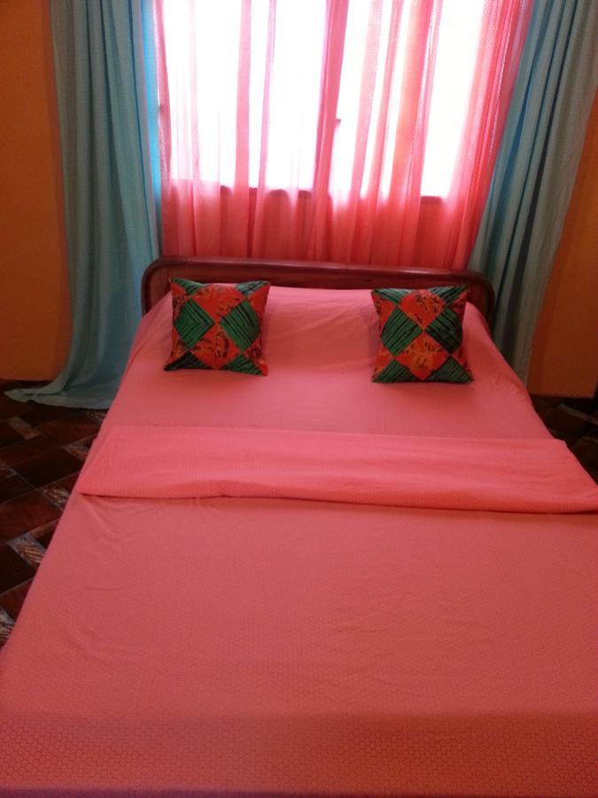 Golden Lilies Hotel Kokrobite Exterior foto