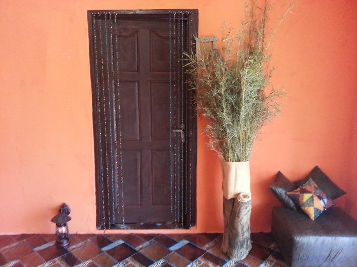 Golden Lilies Hotel Kokrobite Exterior foto