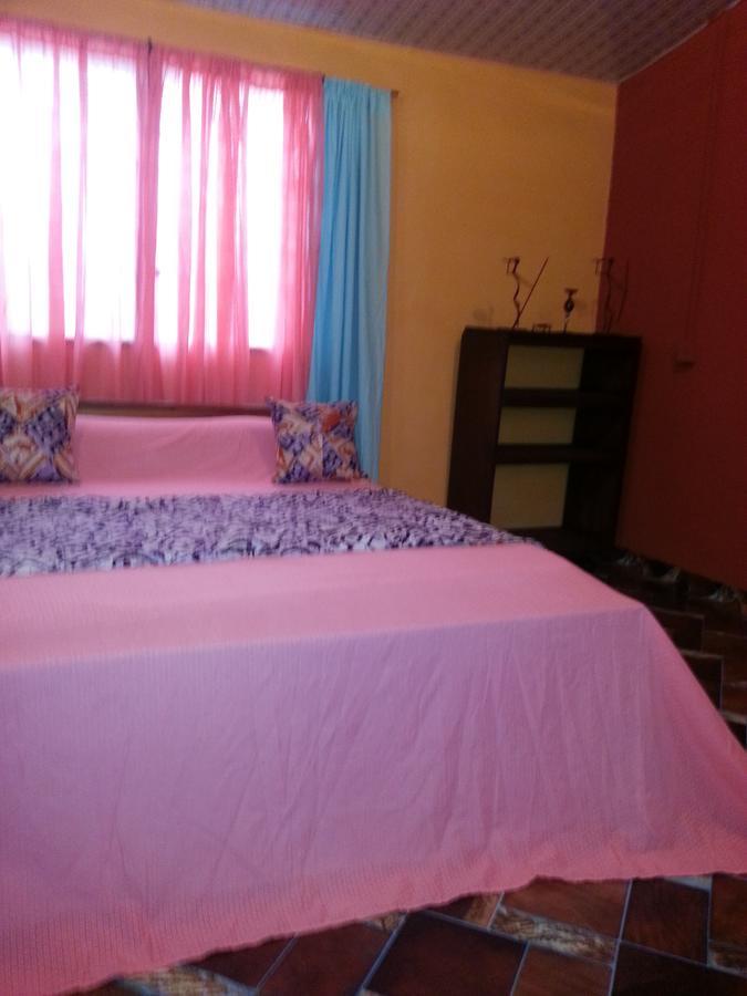 Golden Lilies Hotel Kokrobite Exterior foto